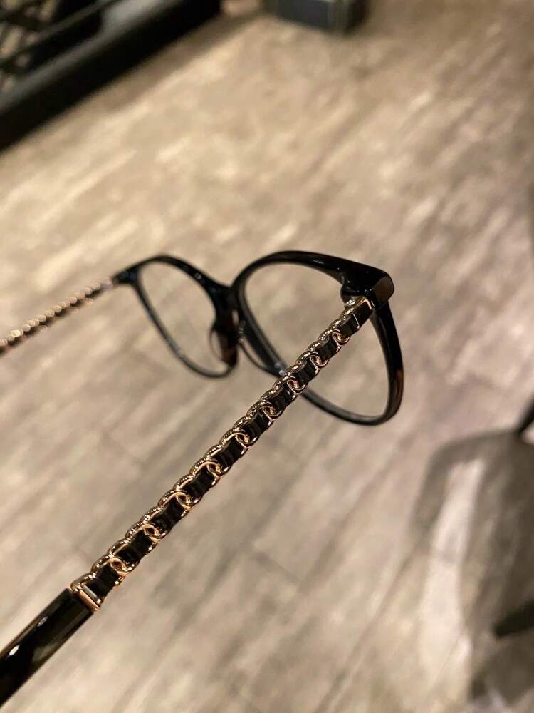 Luxurious Ladies' Flat Blue Light Glasses with Leopard Print Frame